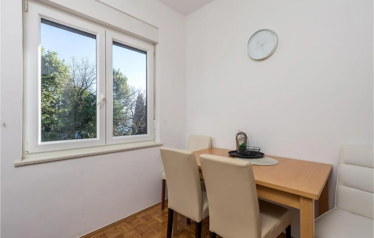3 Bedroom Cozy Apartment In Opatija Croatia