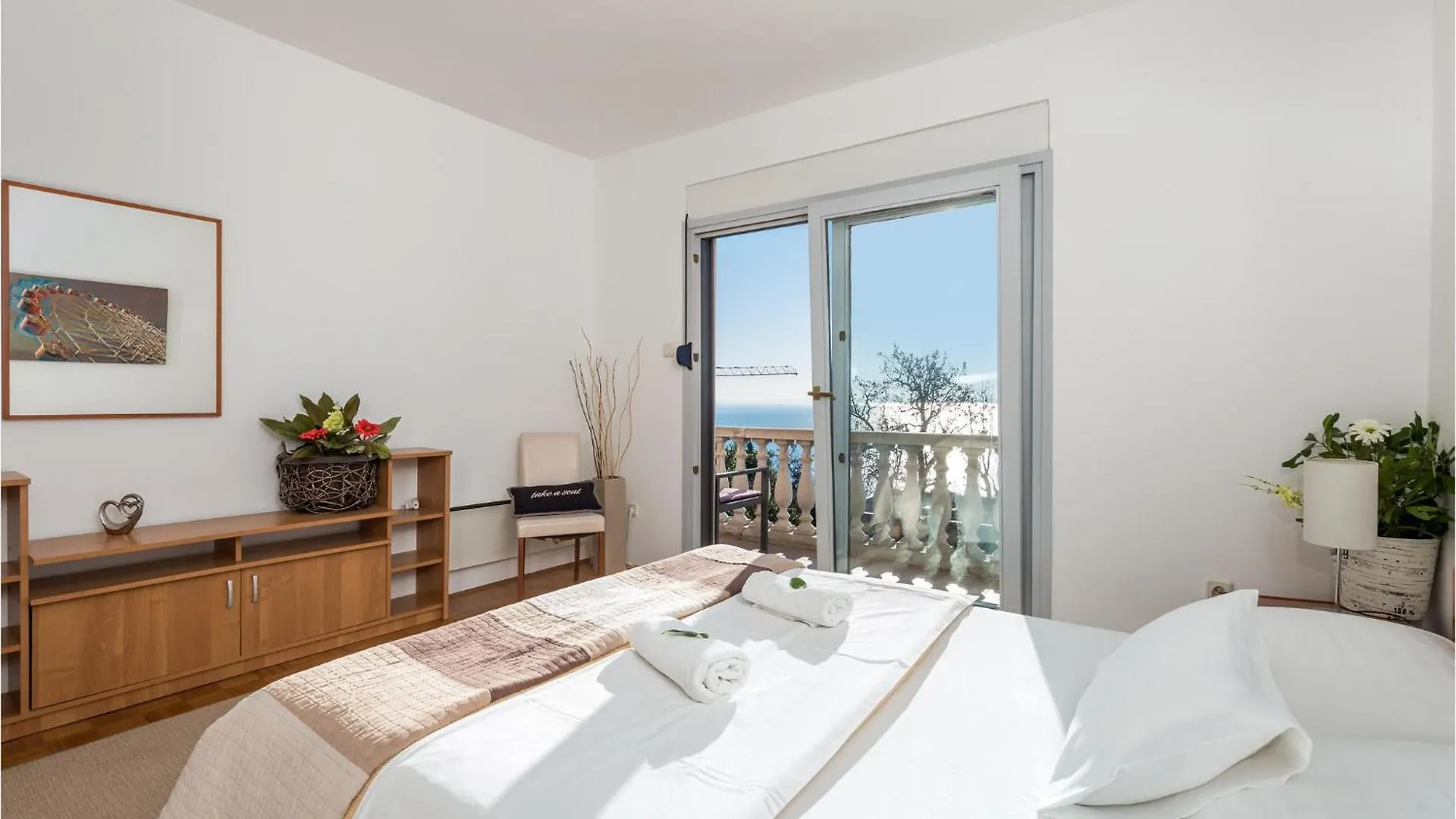 3 Bedroom Cozy Apartment In Opatija 0*,