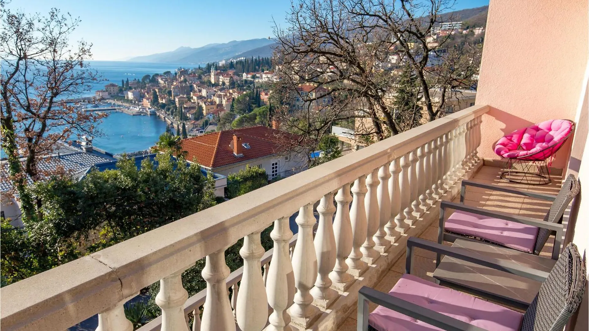 3 Bedroom Cozy Apartment In Opatija