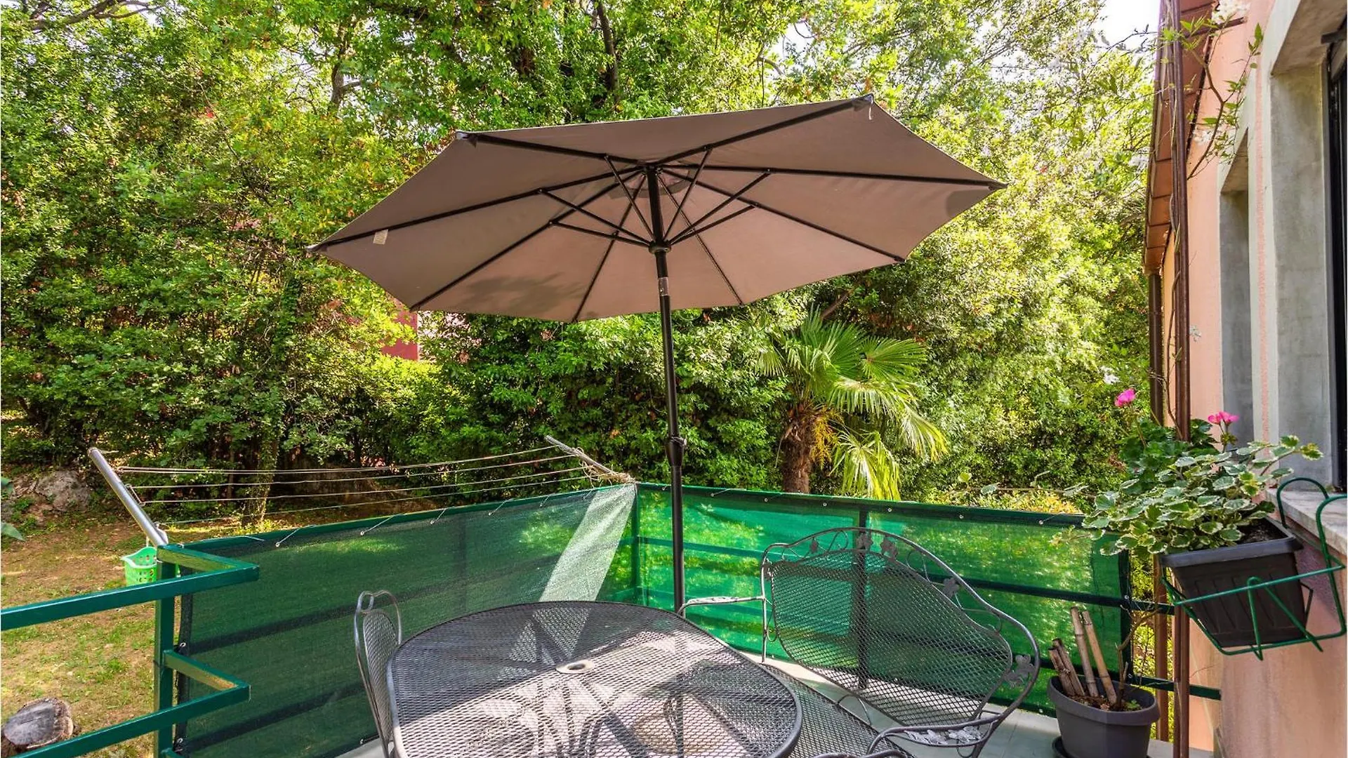 3 Bedroom Cozy Apartment In Opatija