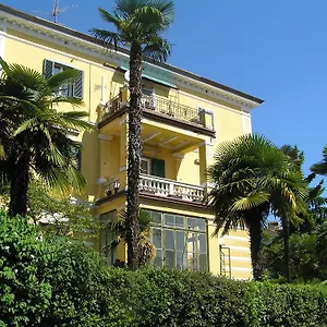  Apartment Mir